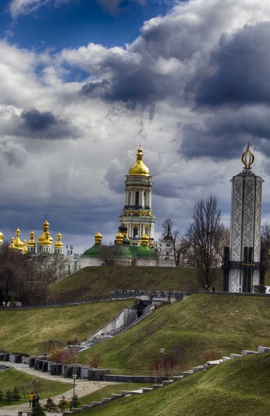 Лавра Дзвіниця